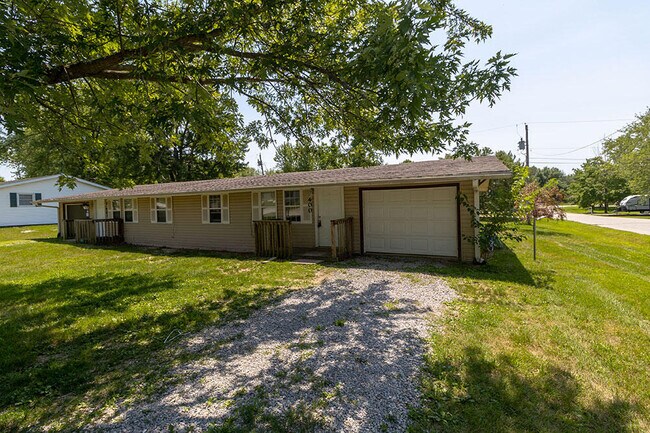 Photo - 400 Meadow Ln