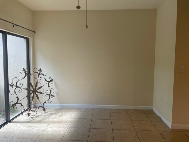 Photo - 755 SE 32nd Ter