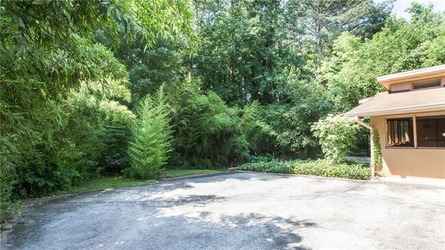 Photo - 1863 Merrimac Ct NE