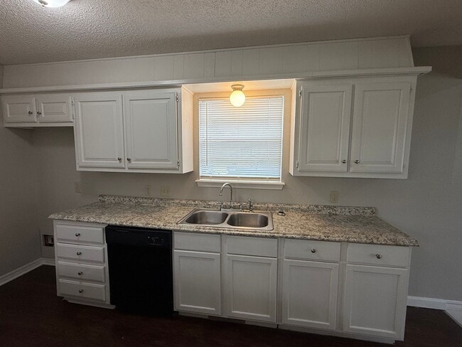 Photo - Welcome to your new home on this great corner lot with 3 bedrooms and 2 baths in Owasso!