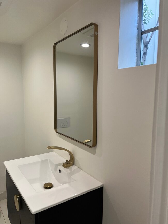 Photo - 454 S Clark Dr