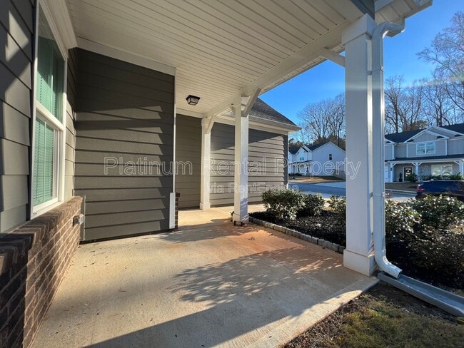 Photo - 244 Stonecreek Bnd