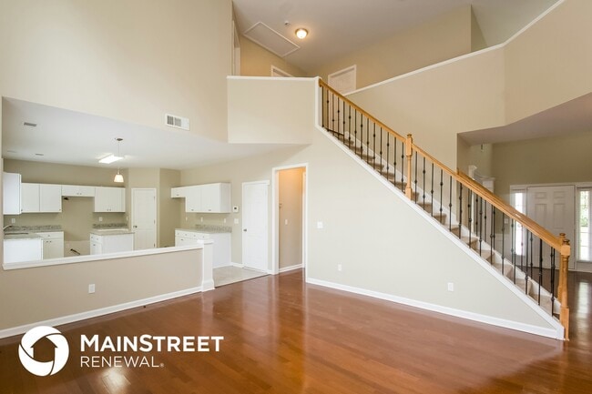 Photo - 3180 Elmendorf Dr NW