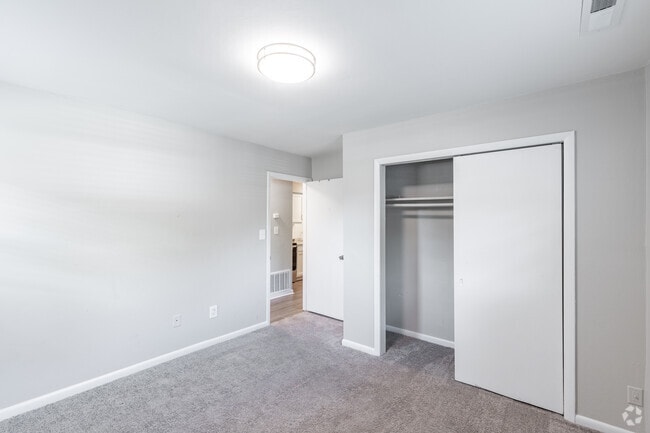 1BR, 1BA - North View Apartments