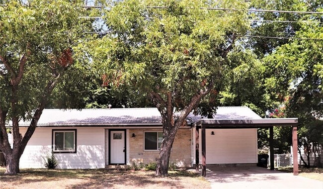 Building Photo - 1002 N Main St Rental