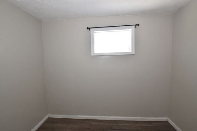 Photo - Mishawaka North-east 2 bedroom and 1 bath home on a large lot