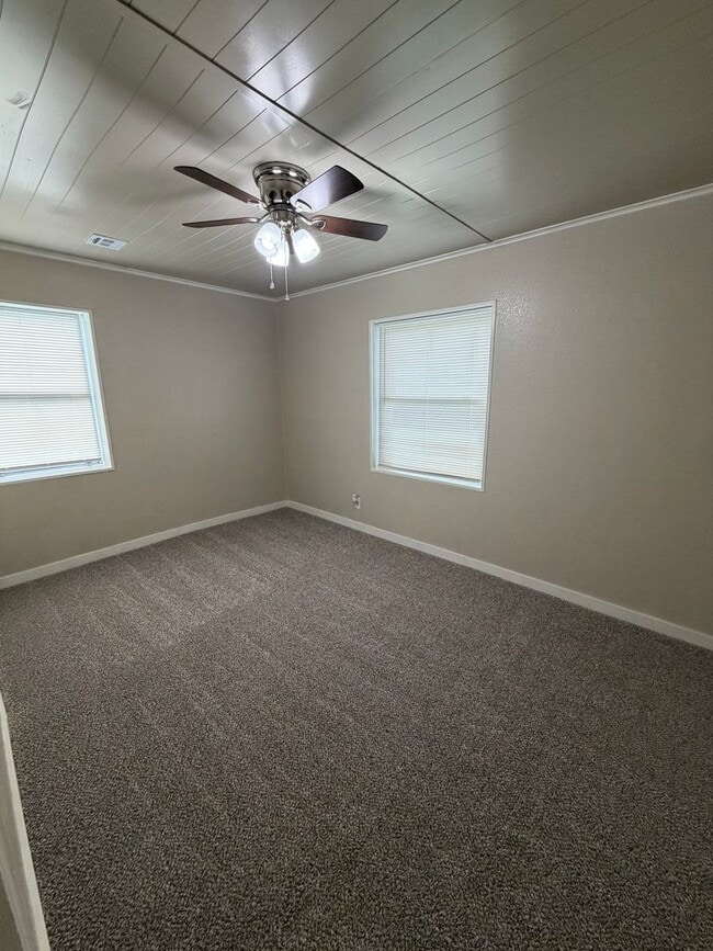 Photo - 3 Bedroom 1 Bath Home For Rent