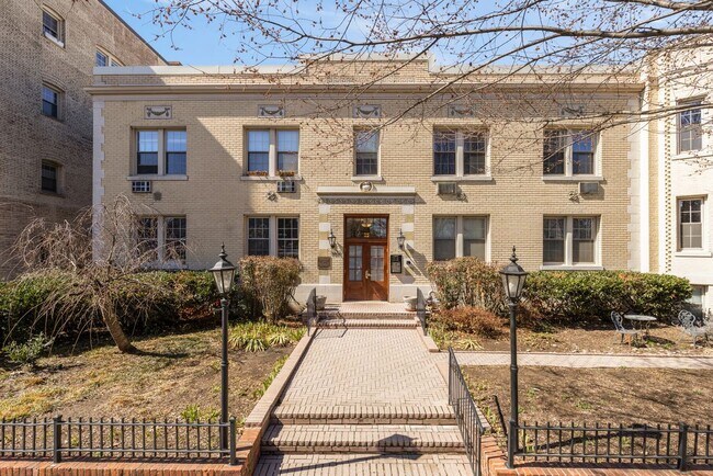 Photo - 3022 Wisconsin Ave NW Unit 208