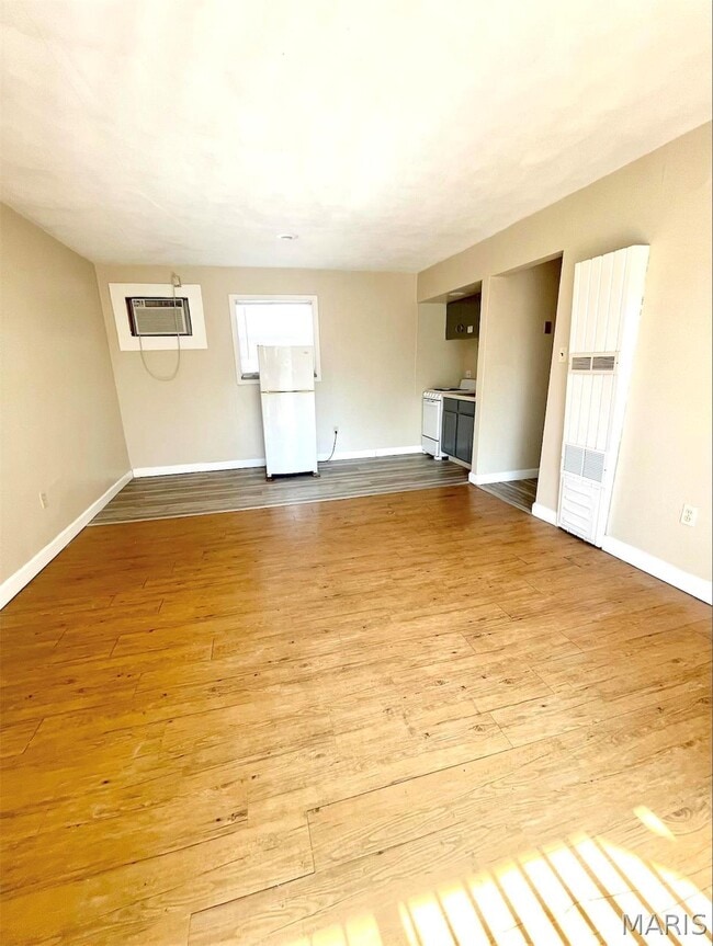 Photo - 9902 W Main St