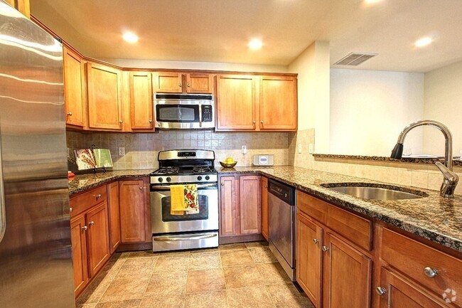 Building Photo - 120 Wyllis Ave Unit 118 Rental