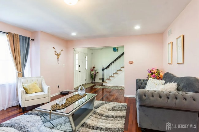 Photo - 1484 Osage Rd