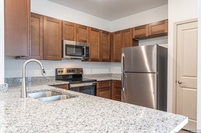 Photo - 7624 Magnolia Village