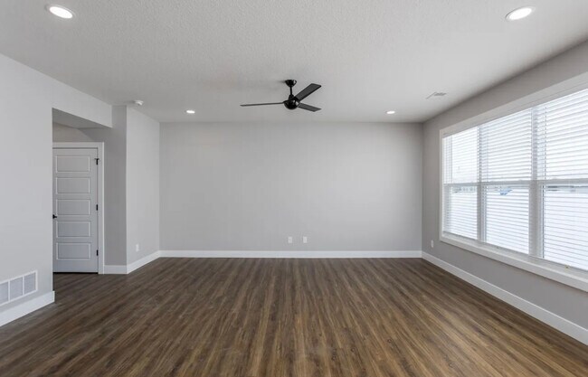 Photo - 401 E Donahue St