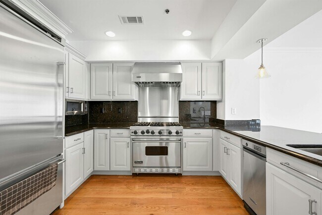 Photo - 64 Madison St Unidad 3