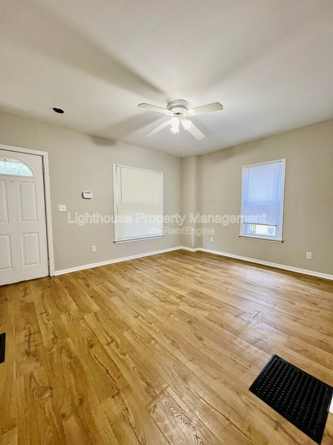 Photo - 708 Elizabeth St