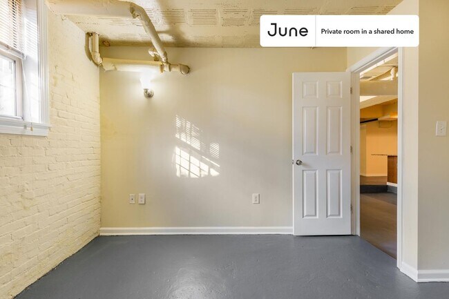 Photo - Room in Shared 4 bed/2 bath home Unidad A