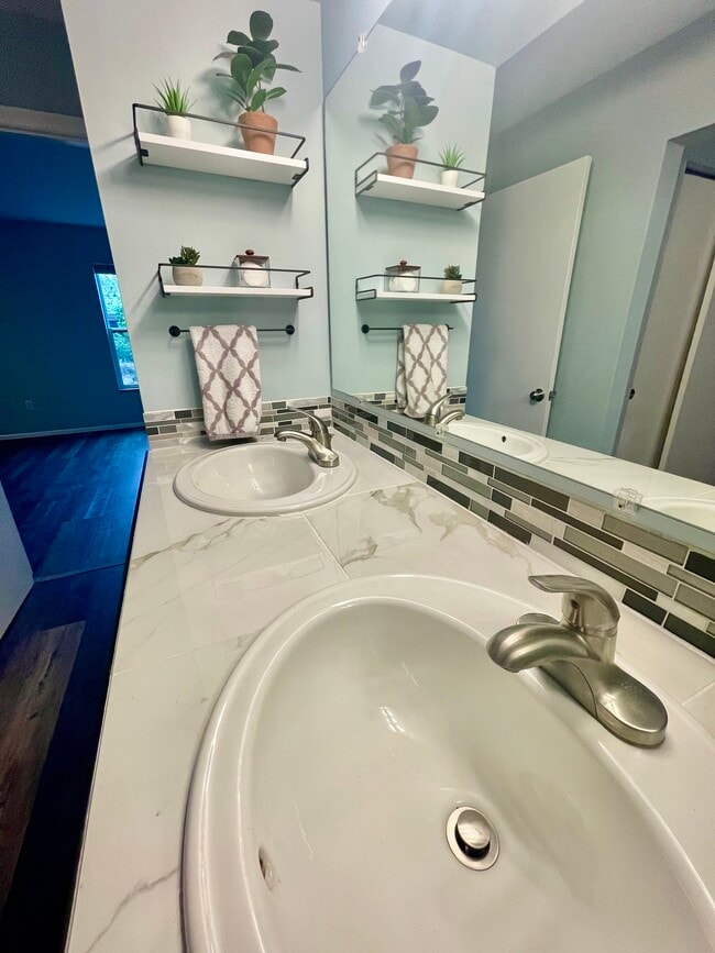 Photo - 2227 Canyon Blvd Unit 105
