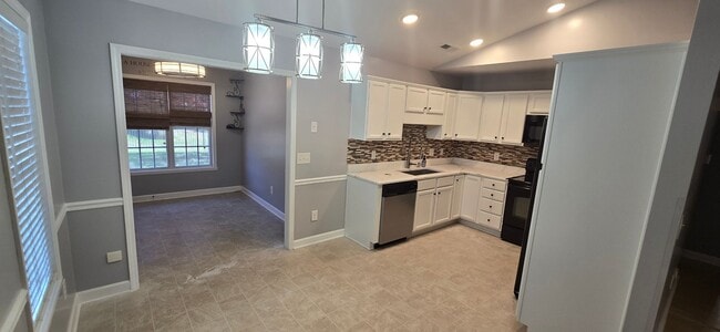 Photo - One Level Ranch