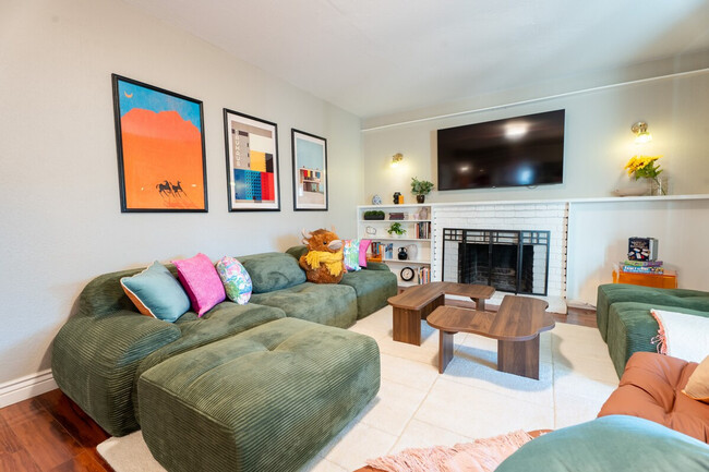 Building Photo - 771 Century Dr Unit SI ID1495743P