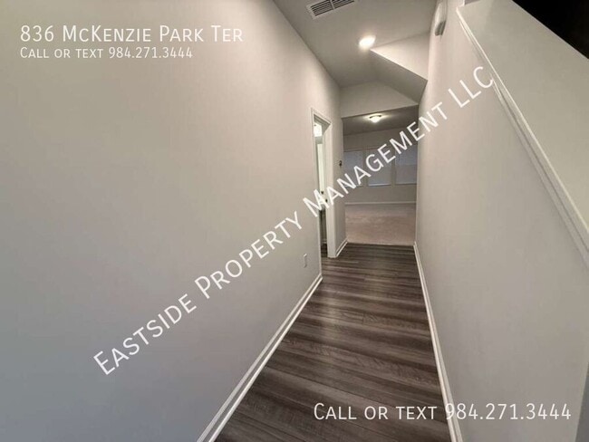 Photo - 836 McKenzie Pk Ter