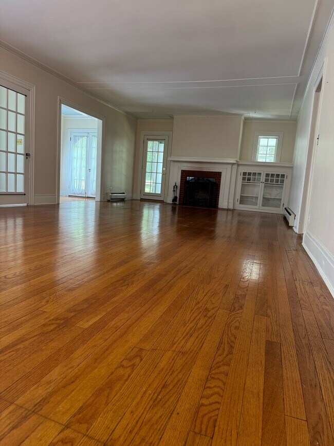 36 Beverly Pl