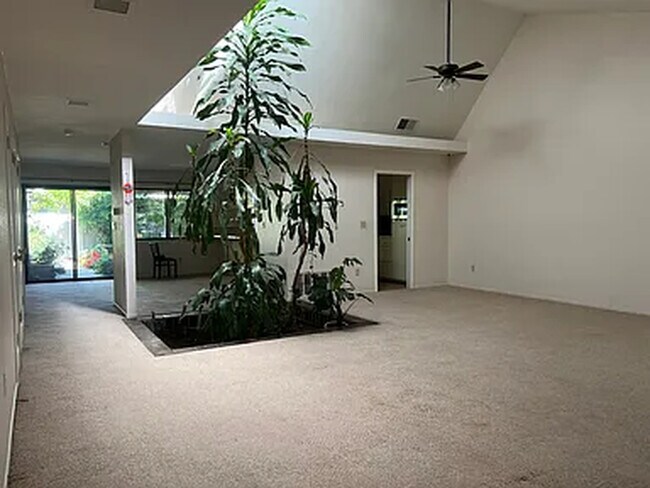1417 Lake Blvd