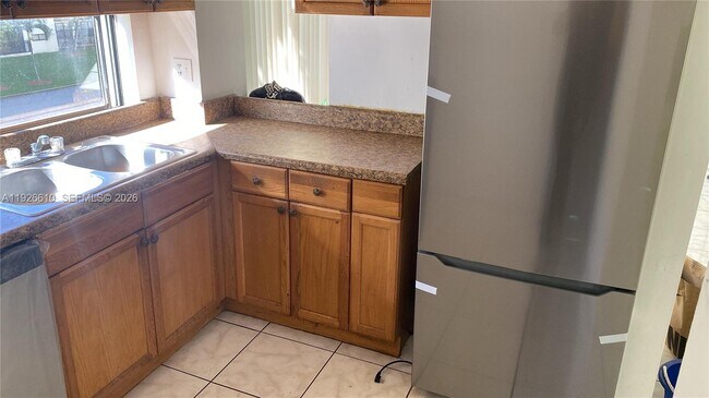 Photo - 17021 N Bay Rd Unidad 326