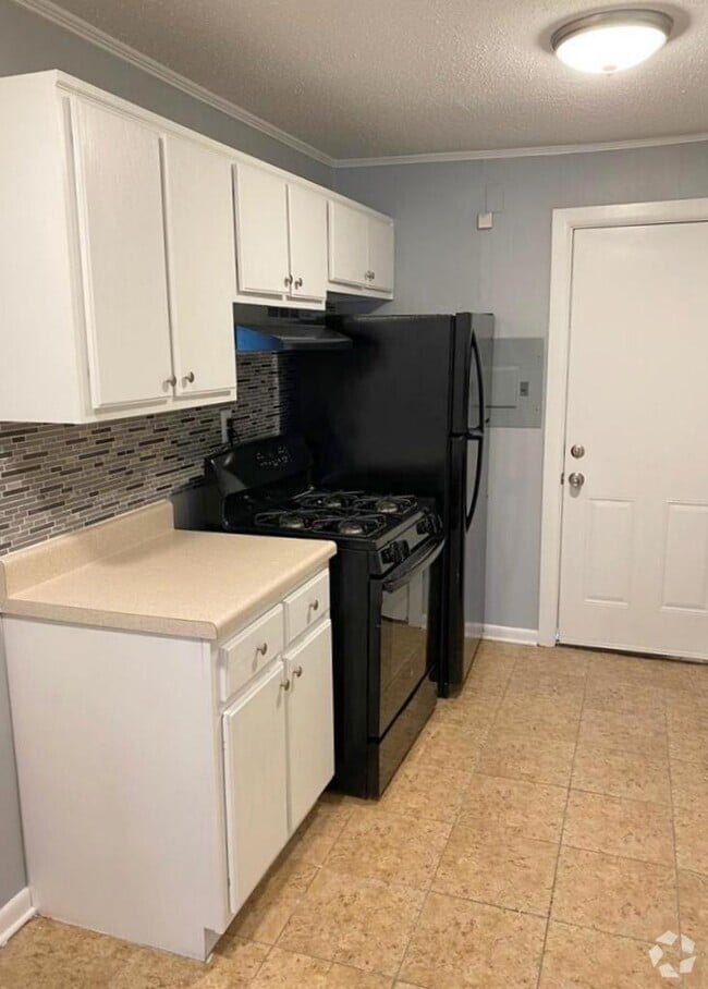 Building Photo - Center Court Apartments