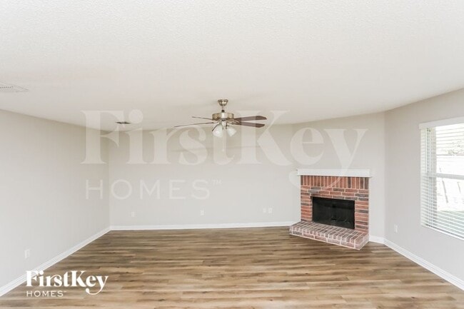 Photo - 1610 Cliffbrook Dr