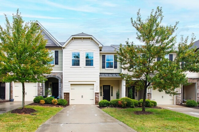 Building Photo - Charming 3BR Townhome in Brightleaf at the...