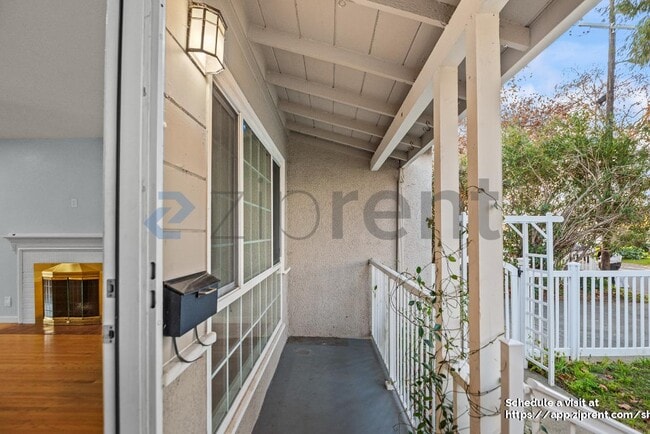 Photo - 3848 James Ave