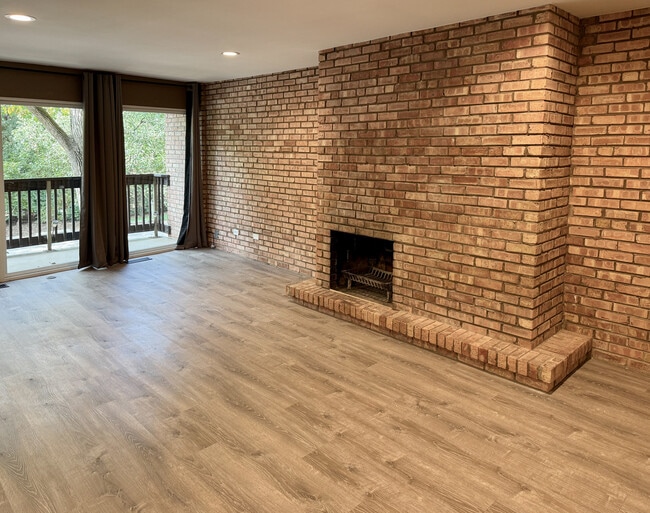 Photo - 5600 Hillcrest Ln Unit 2L