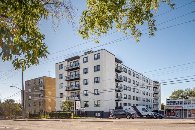 Building Photo - 612 Dawes Rd Unit 303