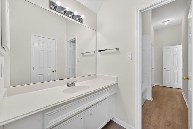 Photo - 1727 Emma Cove Ct