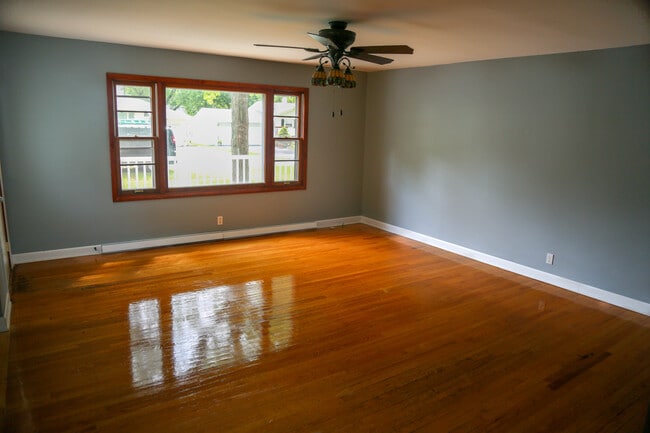 Photo - 631 Elm St