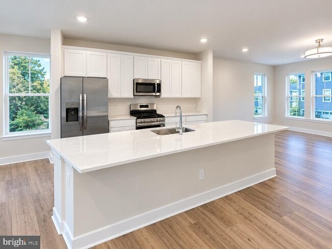 1418 Lake Geneva Dr