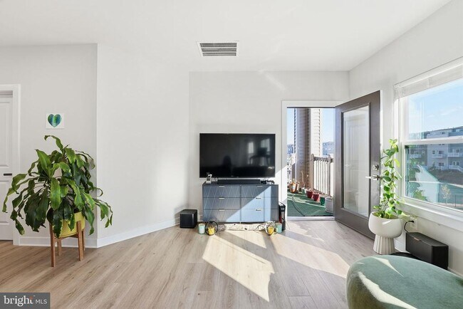 Photo - 46294 Mount Milstead Ter Unit 305