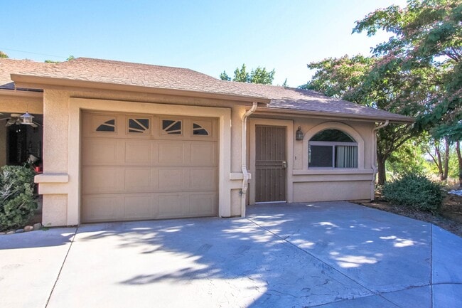 Building Photo - 8509 E Leigh Dr Unit Apt C