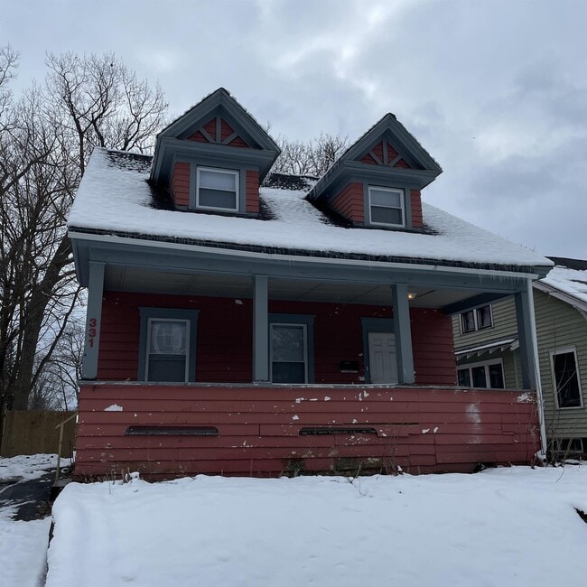 Building Photo - 331 W Ostrander Ave