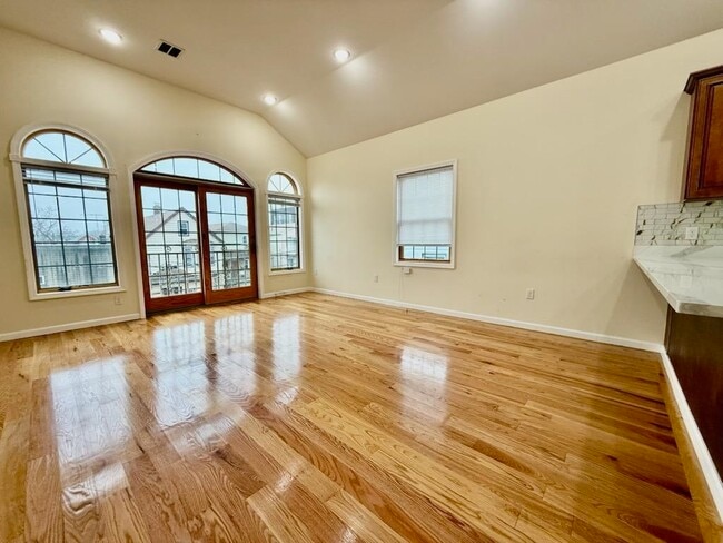 Photo - 91 W 20th St