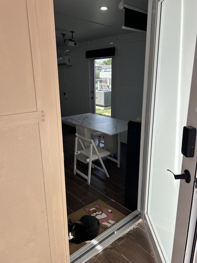 Photo - 315 W 41st St