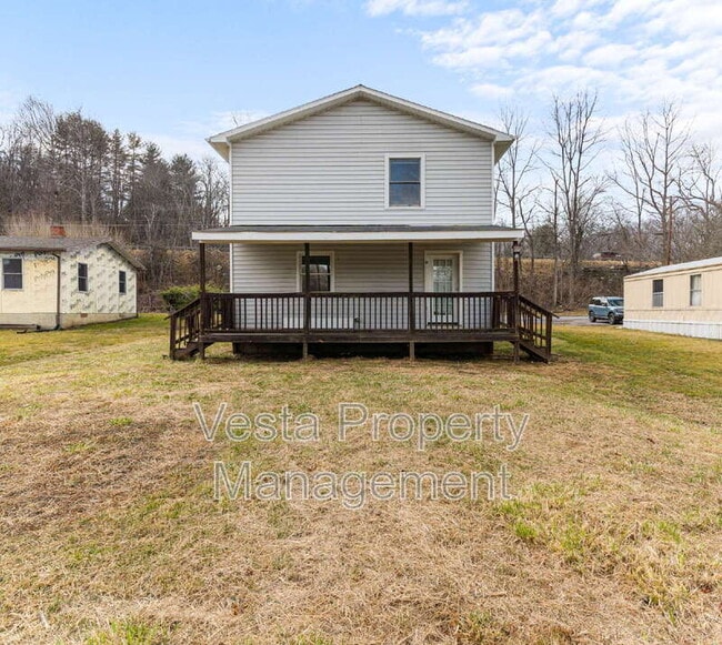 Photo - 303 Tarheel Dr House