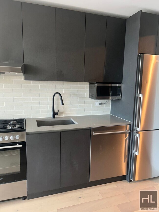 Photo - NORTHERN BOULEVARD Unidad PHC