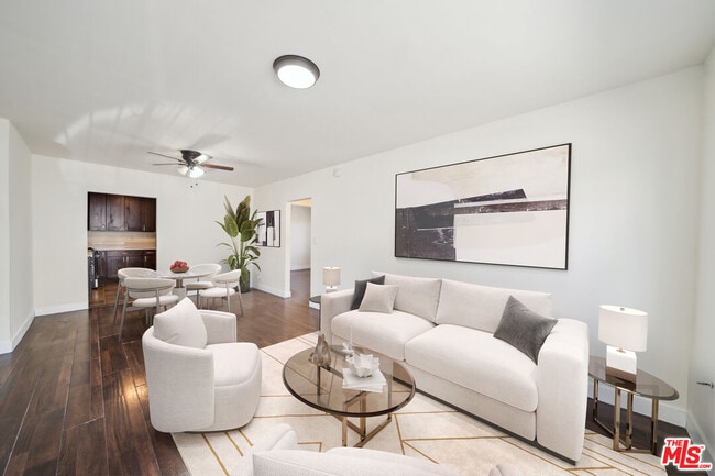 Building Photo - 5390 Romaine St