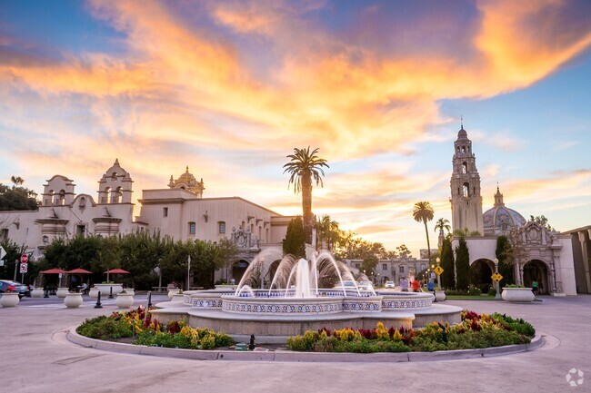 Fountain Sunset - AZUL North Park Rental