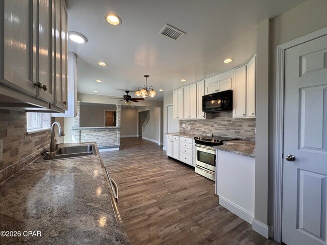 Photo - 607 Plantation Ct