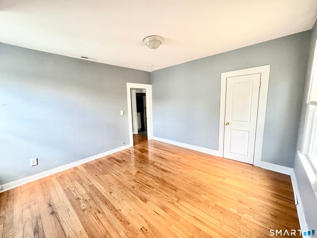 Photo - 120 Wilcox Ave Unit 3