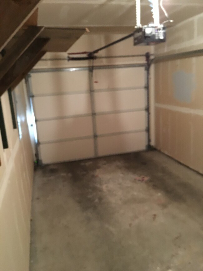 large one car garage - 4711 S Puget Sound Ave