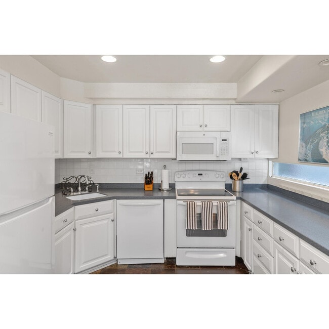 Photo - 747 W Pacific Ave Unidad ID1324989P