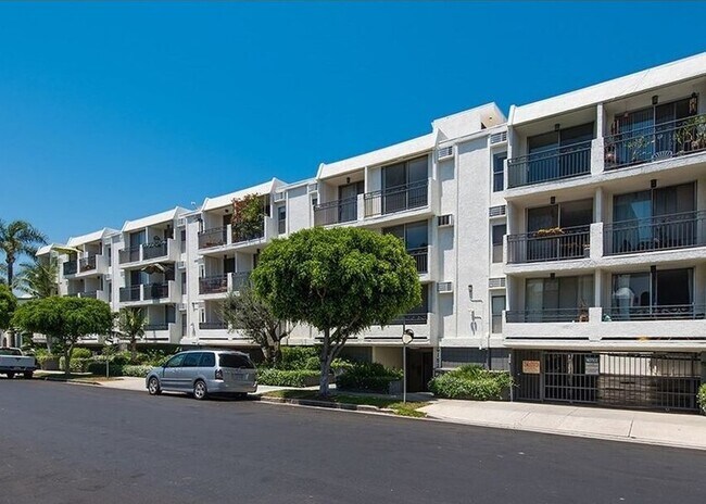 Building Photo - 6151 Orange St Unit 310 Rental